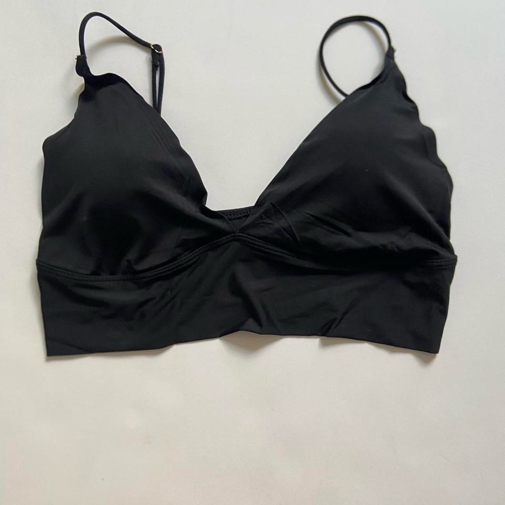 Urban Outfitters Out from Under Triangle Bralette Size Small & Medium in Black